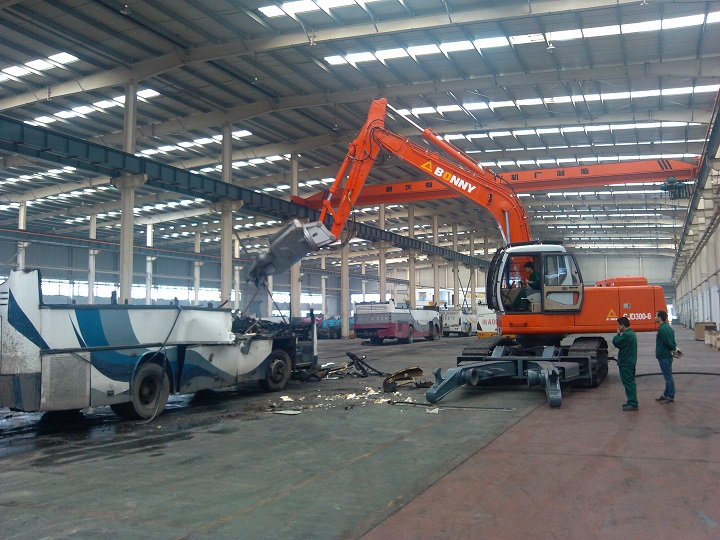 1486696394501578.jpg 電動型汽車拆解機.jpg